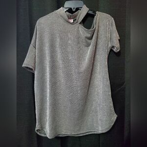 Wanna B Short Sleeve Bare Shoulder Shirt SZ LG